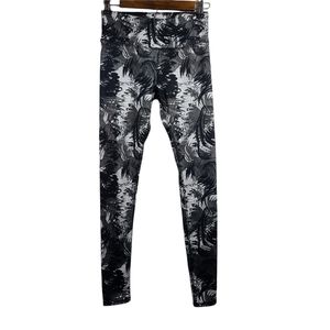 Cheetah Black & White Abstract Leggings XS